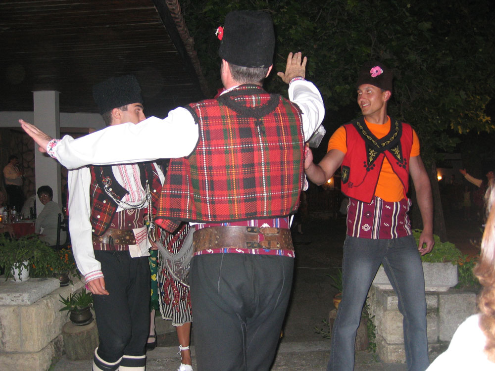 Bulgar halk oyunları gösterisi