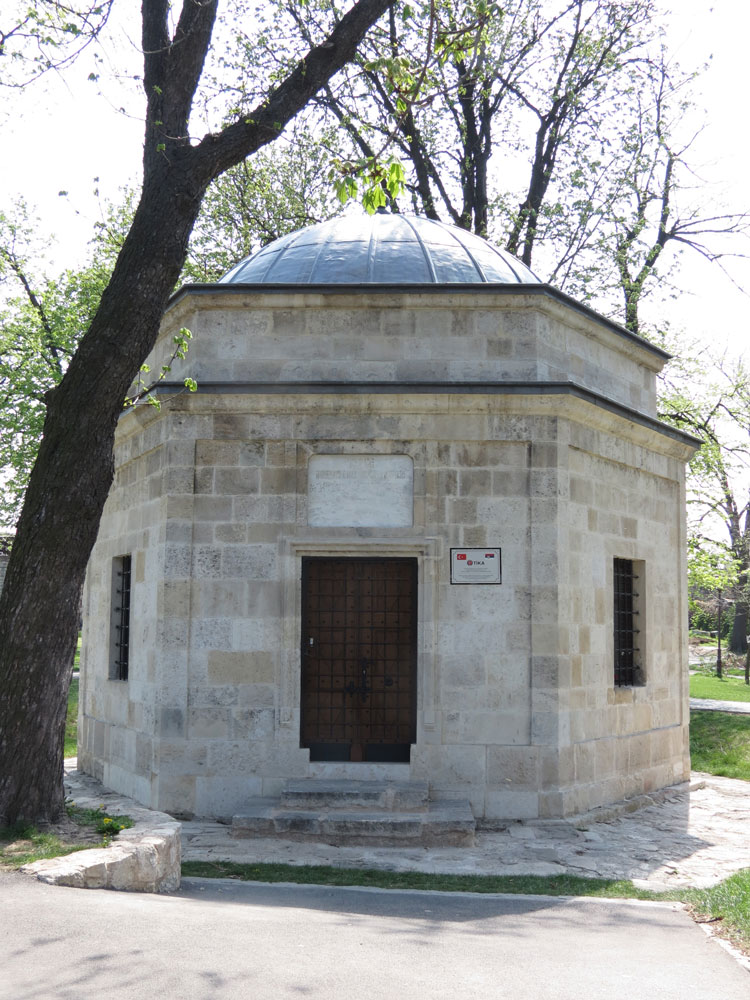 Belgrad Kalesi'nde Damat Ali Paşa Türbesi