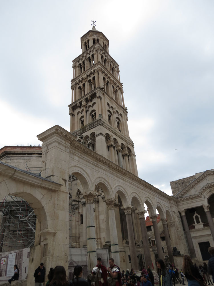 Aziz Domnius Katedrali