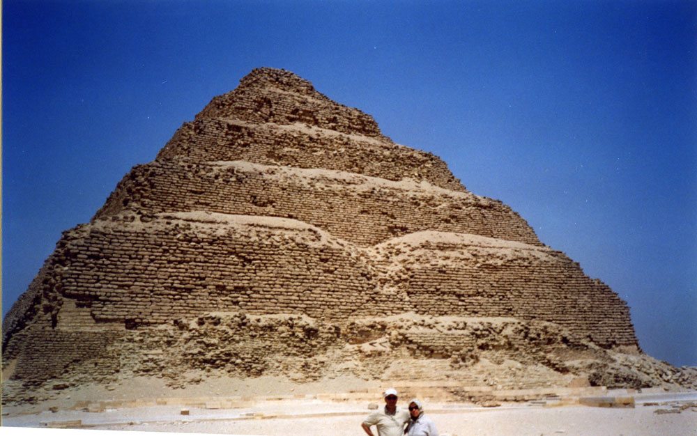Sakkara bölgesindeki Basamaklı Piramit
