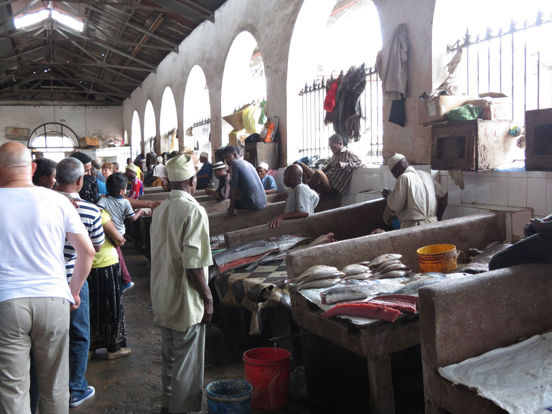 Burası da Zanzibar'daki Darajani Pazarı'nın balık reyonu