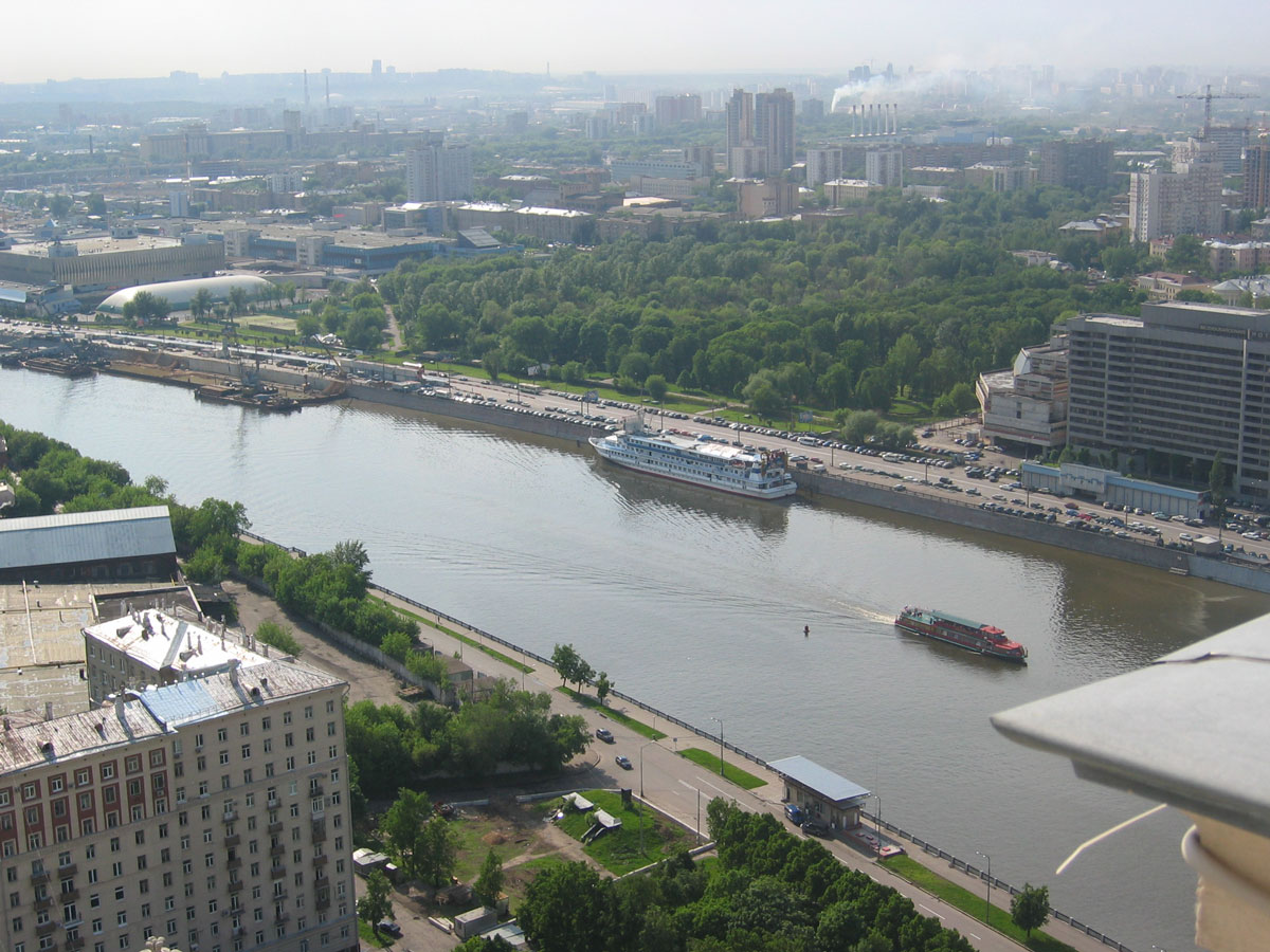 Moskova Nehri taşımacılıkta da yoğun kullanılıyor