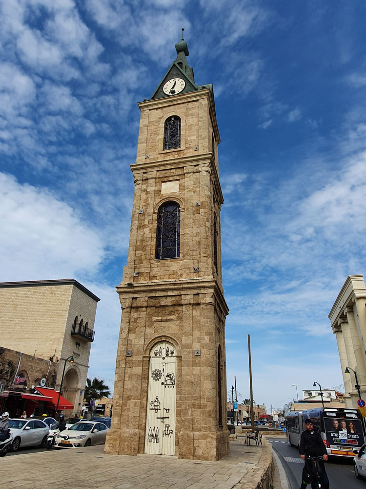 Yafa Saat Kulesi, II. Abdülhamid'in tahta çıkışının 25. yıldönümü münasebetiyle inşa edilmiş (1900-1903).
