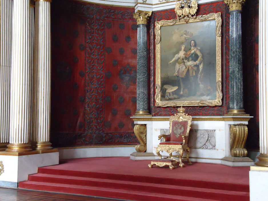 Hermitage Müzesi'nde Çar Petro anısına kurulan Taht Odası