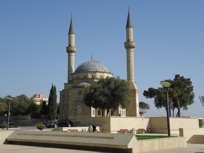 Şehitlik Cami Türkiye'nin Azerbaycan'daki kardeşlerine bir hediyesi