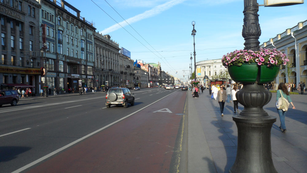 St. Petersburg'un meşhur Nevski Caddesi