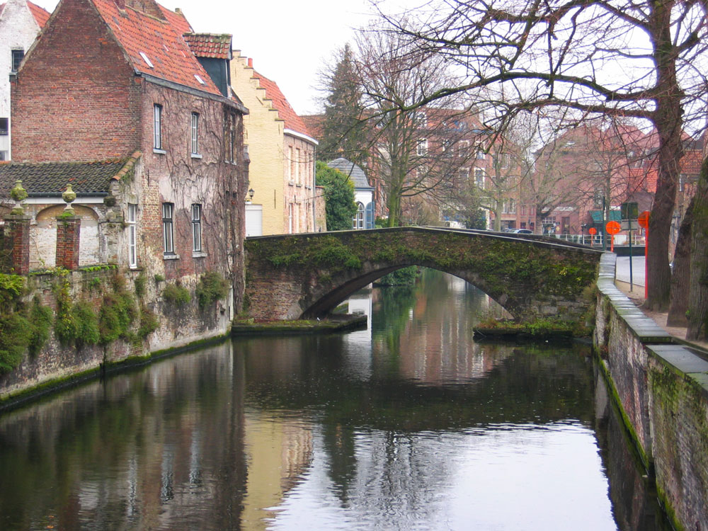 Kanallar dolayısıyla Brugge "Kuzeyin Venedik'i" diye anılıyor