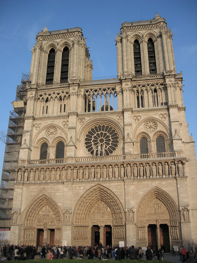 Notre Dame Katedrali'nin girişi