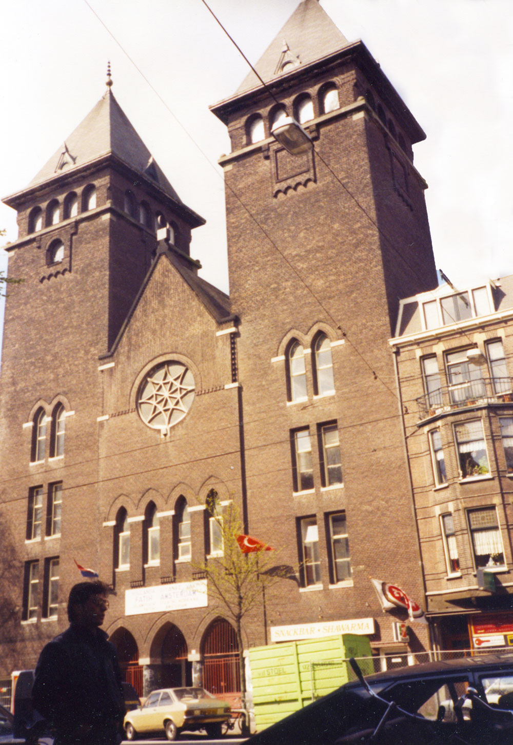 1989'dan bir kare: Kiliseden çevrilen Amsterdam Fatih Camii
