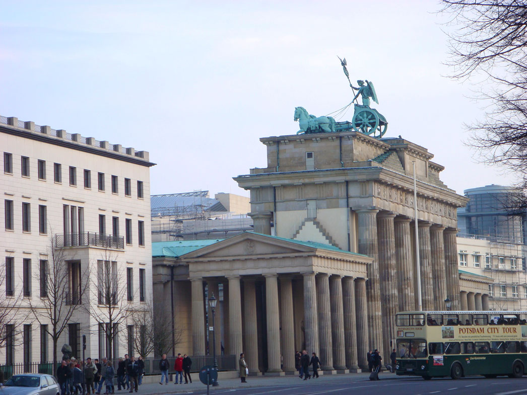 Berlin'in simgesi Brandenburg Kapısı