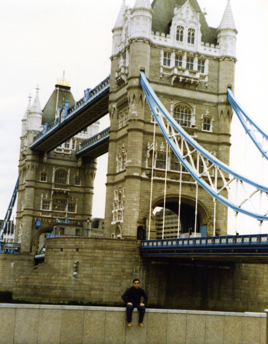 Thames Nehri üzerindeki en gösterişli köprü: Tower Bridge