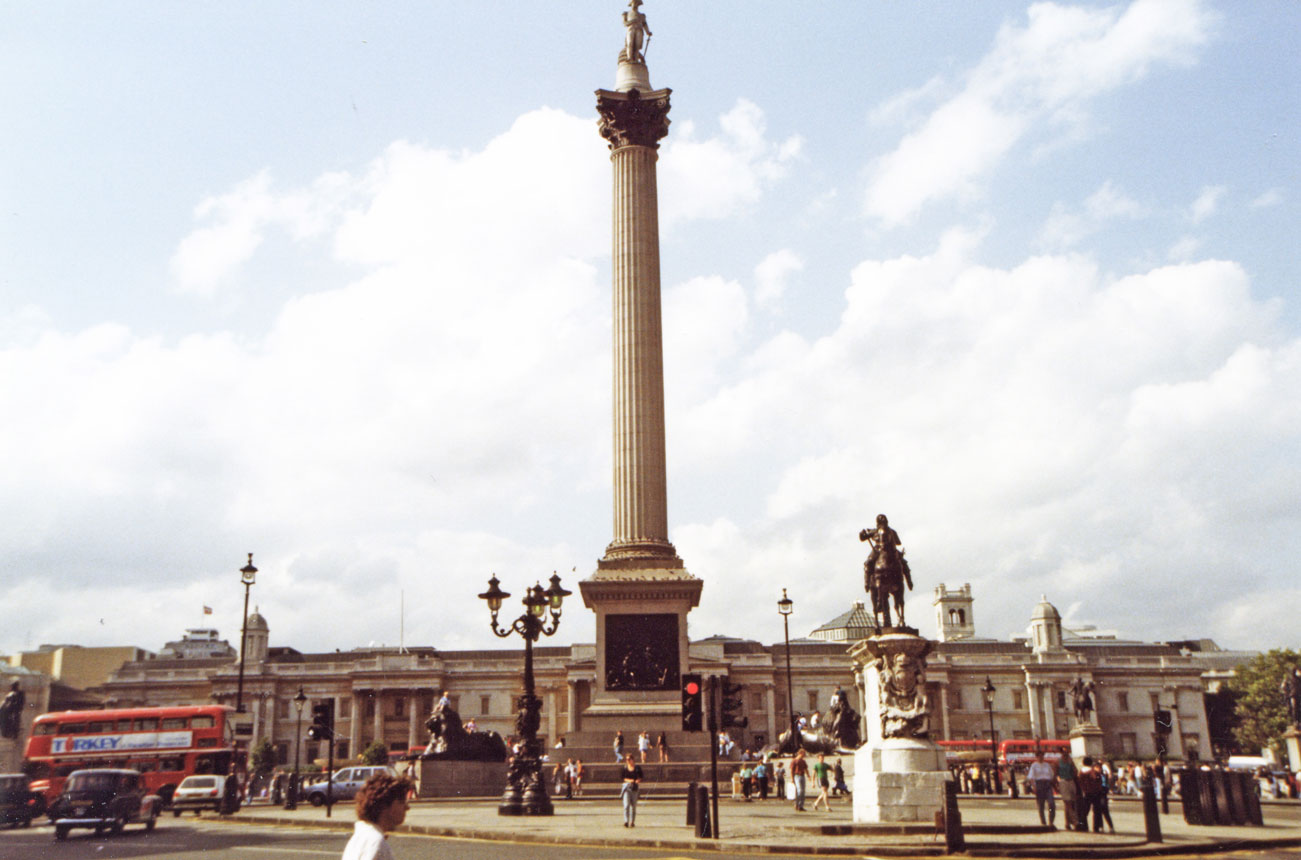 Trafalgar Meydanı ve Nelson Anıtı