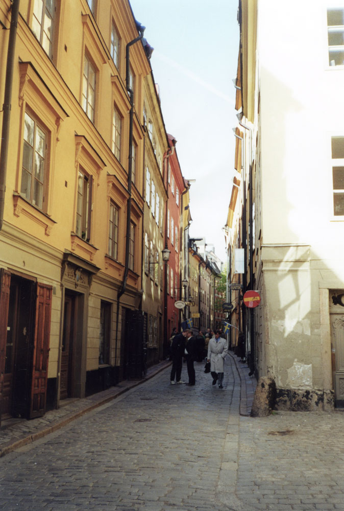 Stokholm'ün tarihi bölgesinden bir sokak görünümü