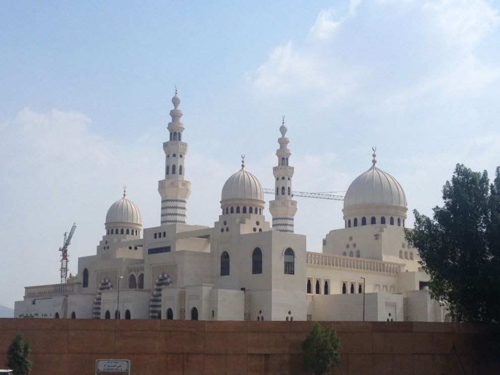 Mekke'deki yakın dönem camilerine bir örnek: Aişe El-Rajhi Camii