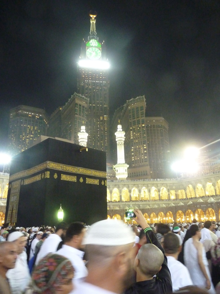 Allah'ın Evi'nin tepesindeki heyula: Zemzem Kuleleri