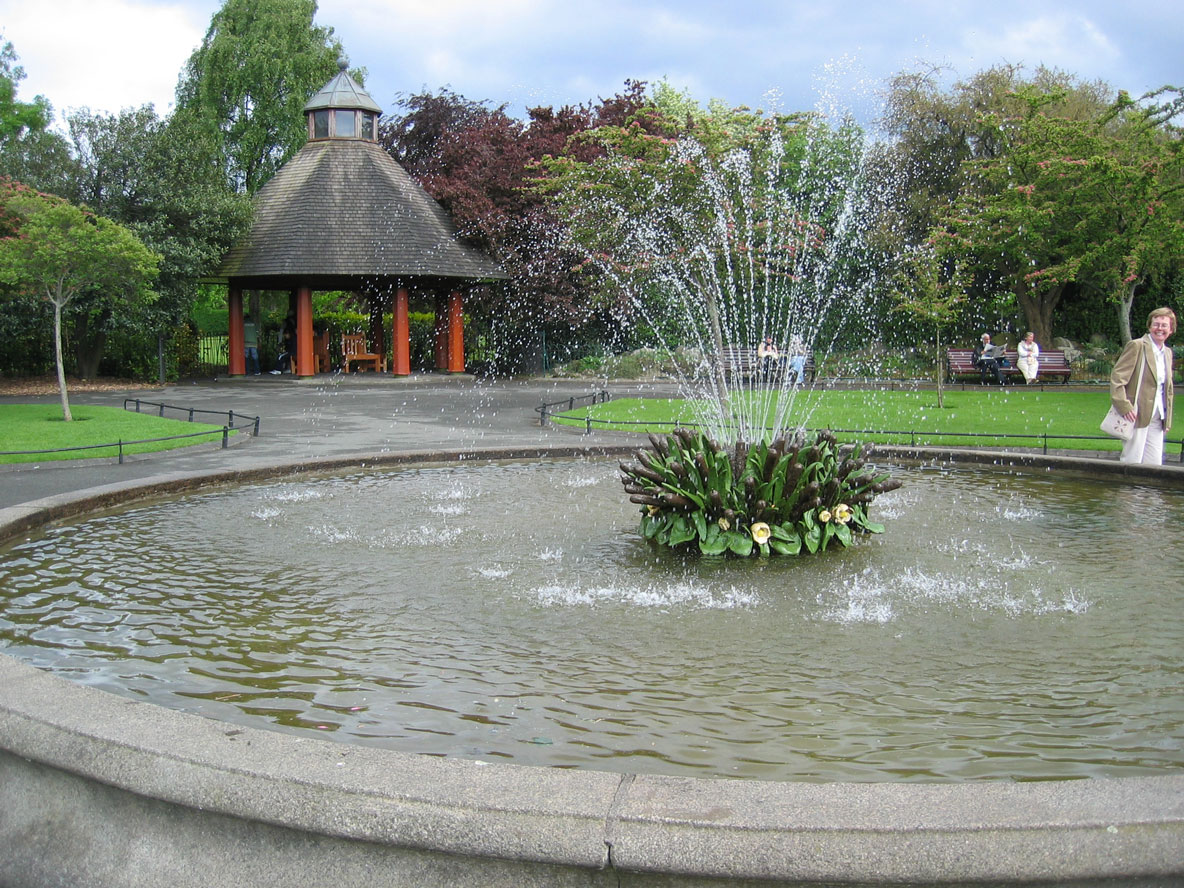 Dublin'in her yerinde rastlanan güzelim parklara bir örnek