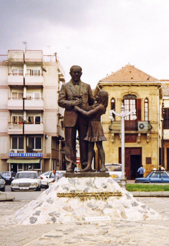 Kıbrıs davasının sembol isimlerinden Dr. Fazıl Küçük'ün heykeli