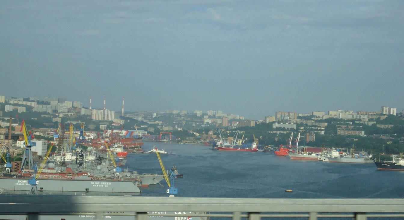 Vladivostok'ta liman manzarası