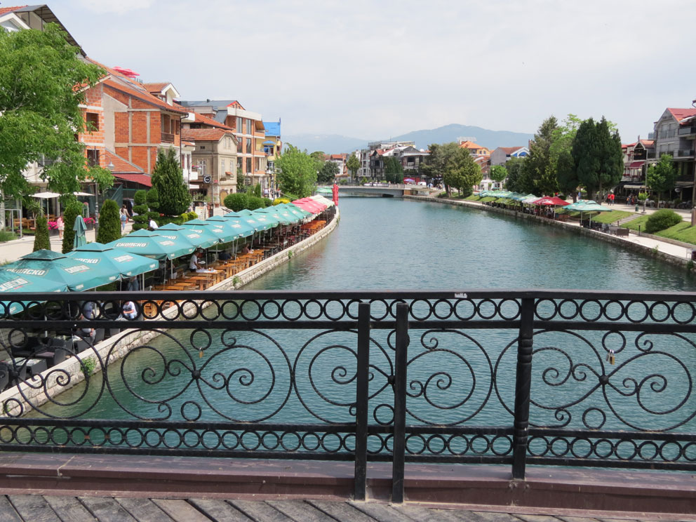 Struga'nın içinden akan Kara Drim Irmağı