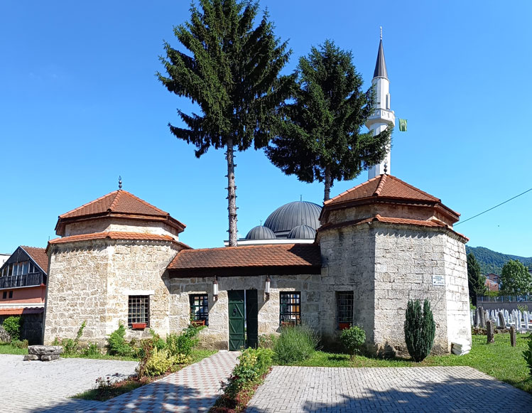 Gazanfer Bey Camii
