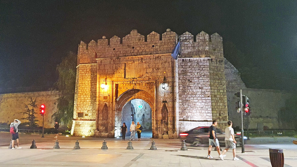 Niş Kalesi'nin ana girişi İstanbul Kapısı