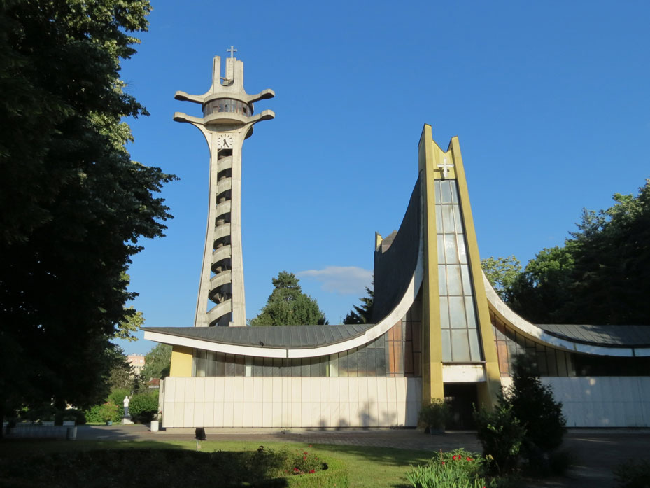 Aziz Bonaventure Katedrali'nin garip mimarisi