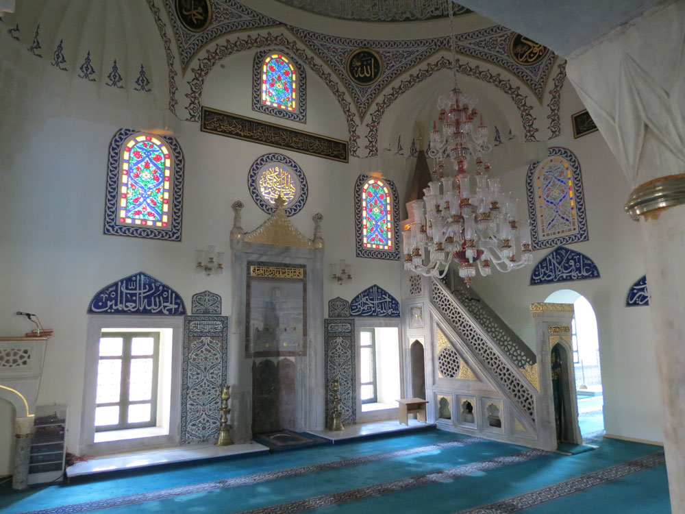 Gümülcine'deki Yeni Camii'nin içi