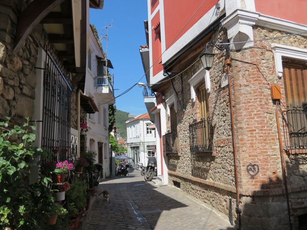 İskeçe'nin Türk ağırlıklı Ahiriyan Mahallesi'nden bir görüntü
