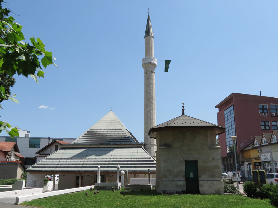 Tuzla'da Turalıbey Camii
